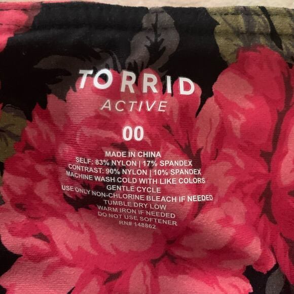 Torrid active 00 medium large red floral crop leggings mesh lattice gym casual r - Picture 3 of 6